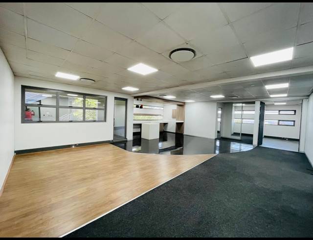 225M² OFFICE TO LET IN MIDRIDGE PARK